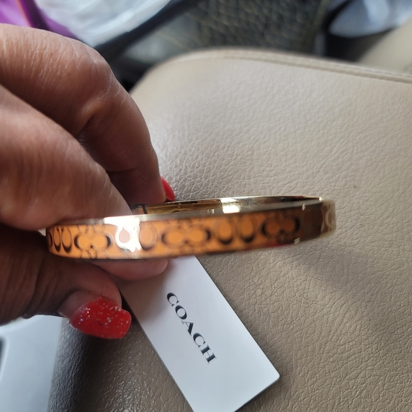 AUTHENTIC 100% COACH Women's C Logo Hinged Bangle Bracelet Tan  NWT - Picture 3 of 11